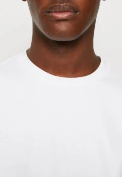 YOURTURN Unisex 2 Pack - Sweatshirt - Black/White -Yourturn Sales Store 0076b02e99c54dc0990572f64eb50cac