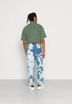 YOURTURN Unisex Moonwash Unisex - Relaxed Fit Jeans - Light Blue Denim -Yourturn Sales Store 0871026b54c64d1aa898910b162e894c