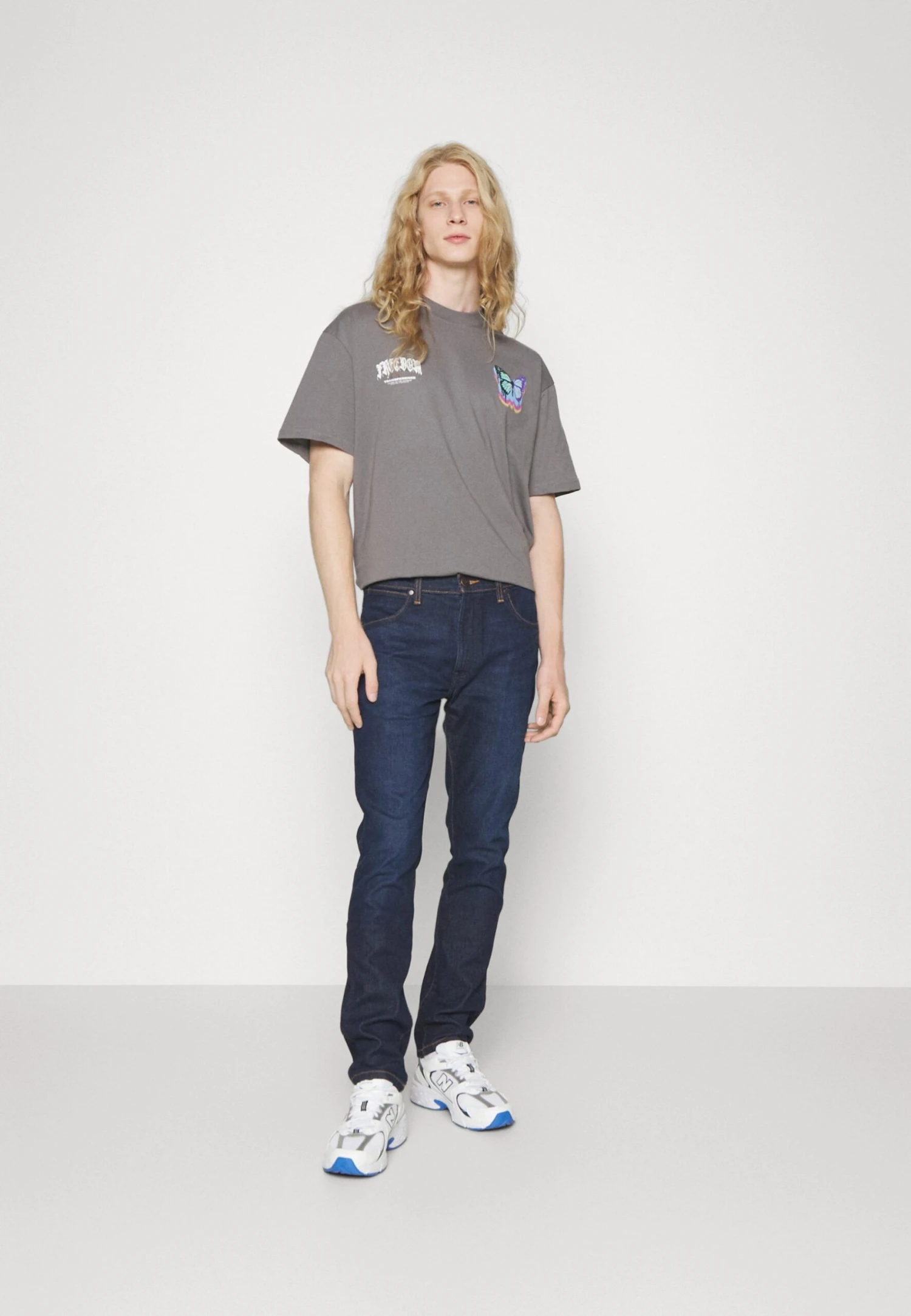 YOURTURN Unisex - Print T-Shirt - Dark Grey 4 YOURTURN Unisex - Print T-Shirt - Dark Grey - Image 2