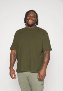 YOURTURN Unisex - Basic T-Shirt -Light Green/ Off-White -Yourturn Sales Store 168fc237d06a4a0cba431bf23b2e9f52