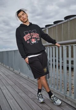 YOURTURN Sweatshirt - Black