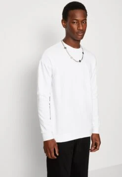 YOURTURN Unisex 2 Pack - Sweatshirt - Black/White -Yourturn Sales Store 1f4cc47461df4fa38f1687c1f0037bb5