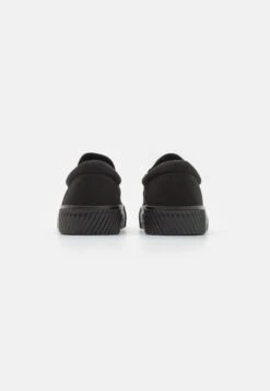 YOURTURN Unisex - Slip-Ons - Black -Yourturn Sales Store 32f4dbd0890f427c8d679be7ed536c49
