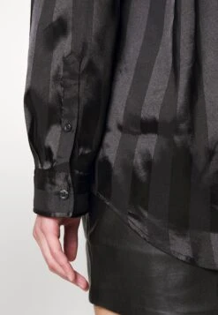 YOURTURN Festive Unisex - Shirt - Black 13 YOURTURN Festive Unisex - Shirt - Black -Yourturn Sales Store 3336668376054e4d9be3dadb39406a5a