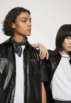 YOURTURN Unisex - Button-Down Blouse - Black -Yourturn Sales Store 44b2db3a25f54d15975616f6dfd1934a