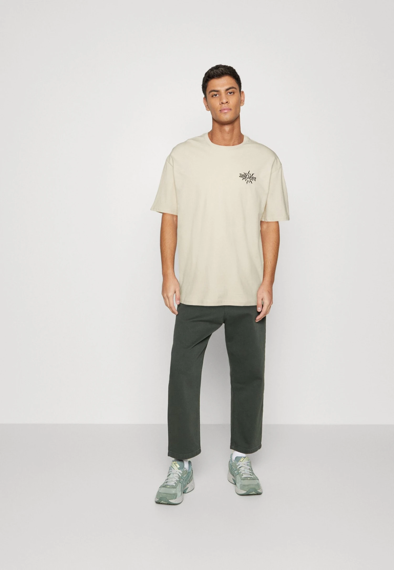 YOURTURN Unisex - Print T-Shirt - Off White 4 YOURTURN Unisex - Print T-Shirt - Off White - Image 2