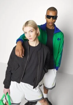 YOURTURN 3Pack Unisex - Basic T-Shirt - White/Mint/Black -Yourturn Sales Store 653bc11f8bea43f9b6b61d016c1de7b7