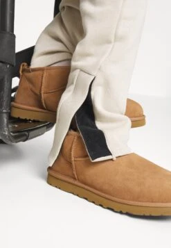 YOURTURN Tracksuit Bottoms - Beige -Yourturn Sales Store 69c2242cbc97415d9dde6d9d54f6d644