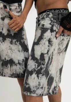 YOURTURN Unisex - Denim Shorts - Black Denim -Yourturn Sales Store 6f57c0c64b7d40299b512707a370f88a