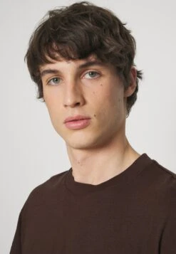 YOURTURN Unisex - Print T-Shirt - Brown -Yourturn Sales Store 75c1b492bbf248edbad721bbc5cdad9b