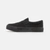 YOURTURN Unisex - Slip-Ons - Black