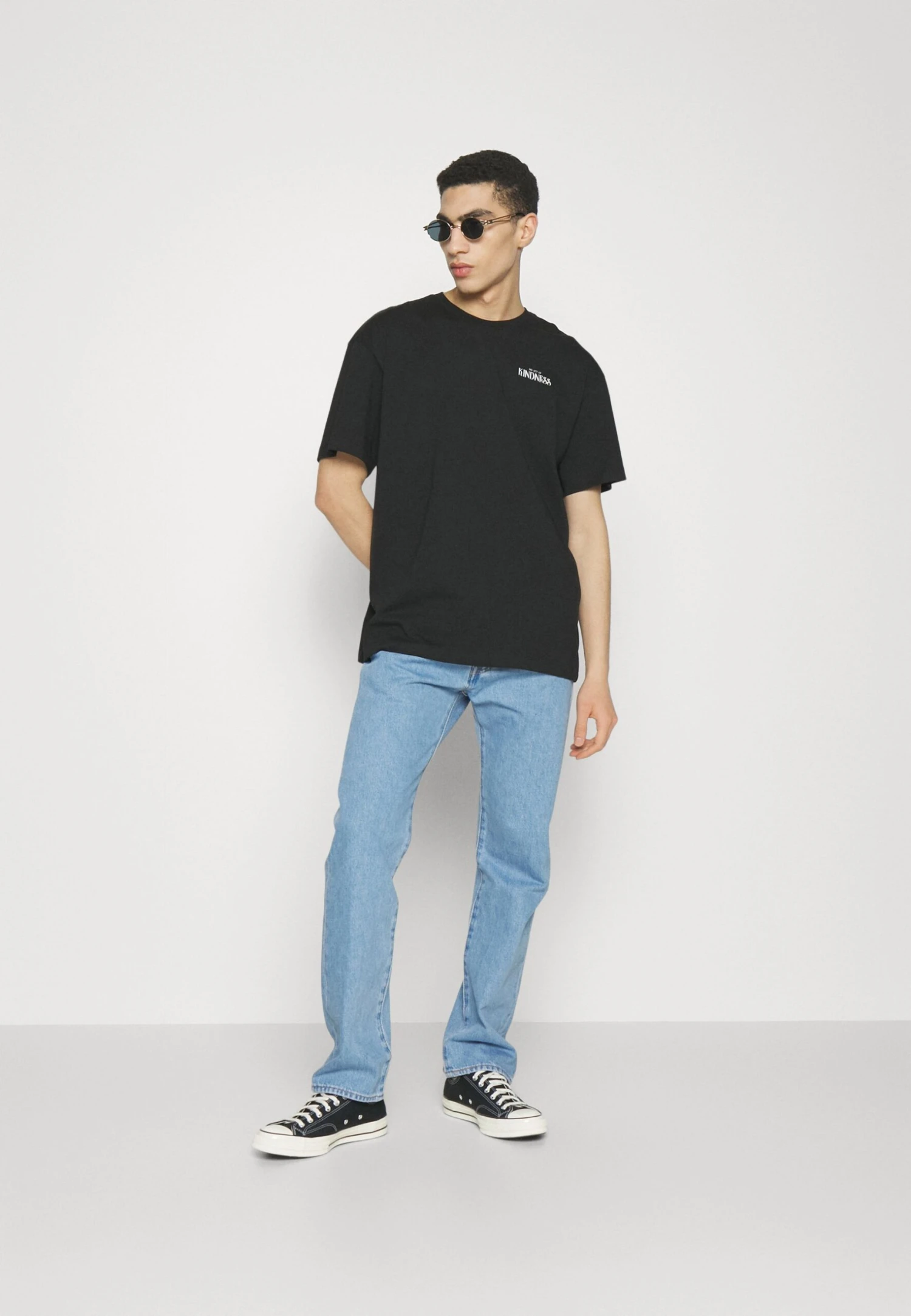 YOURTURN Dragon Graphic TeeUnisex - Print T-Shirt - Black 4 YOURTURN Dragon Graphic TeeUnisex - Print T-Shirt - Black - Image 2