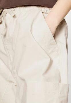 YOURTURN Unisex - Cargo Trousers - White 13 YOURTURN Unisex - Cargo Trousers - White -Yourturn Sales Store 892484af120746f4bb71cb01e388ad6c