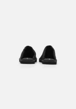 YOURTURN Unisex - Slippers -Yourturn Sales Store a35d6f2c4b0d4603bf31b8659dc70b71