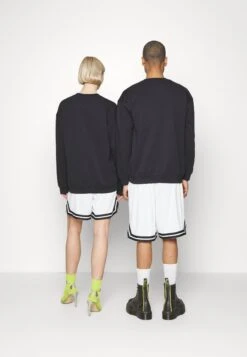 YOURTURN Care Bears Unisex - Sweatshirt - Black -Yourturn Sales Store ad1423c1c9224e00a9e3a94492a41f76