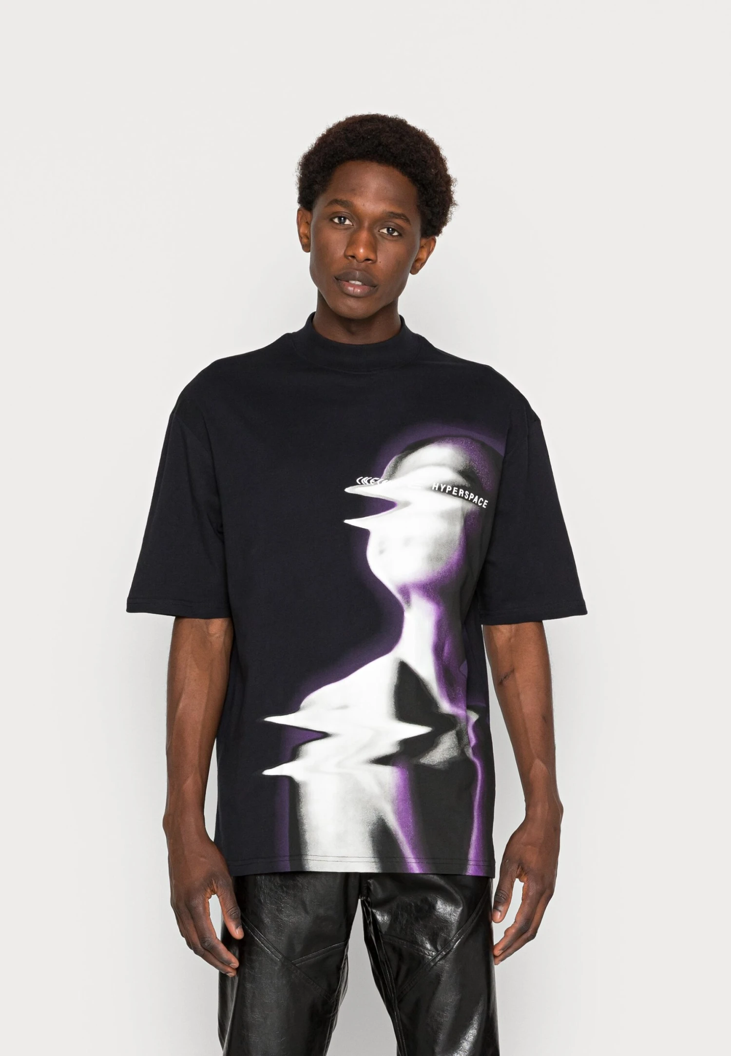 YOURTURN Unisex - Print T-Shirt -Black 3 YOURTURN Unisex - Print T-Shirt -Black