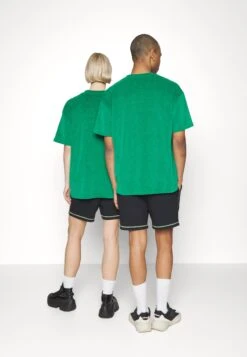 YOURTURN Unisex - Basic T-Shirt - Green -Yourturn Sales Store bc96786e28734a3399fab92de488f76f