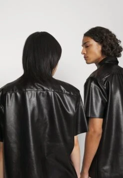 YOURTURN Unisex - Button-Down Blouse - Black -Yourturn Sales Store ce23869e514c44ca8d496a6ad338ef66