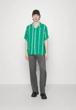 YOURTURN Stripes Boxi - Shirt - Green -Yourturn Sales Store d062e3420f864f489193069e4352ba97