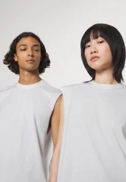 YOURTURN Unisex 2 Pack - Top - White, Black -Yourturn Sales Store d3a4027c44e84c578a170158298d5adc