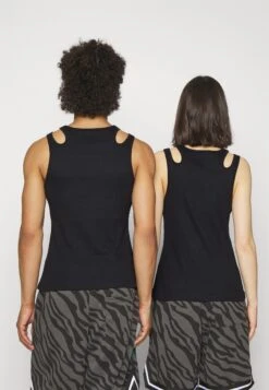 YOURTURN Unisex - Top - Black -Yourturn Sales Store d3ecaa56fb9d468299759176d703075b