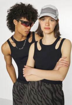 YOURTURN Unisex - Top - Black -Yourturn Sales Store dd57cd40199b470682a01dd6f09fffe9