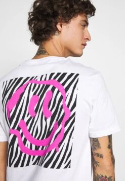 YOURTURN Print T-Shirt - White -Yourturn Sales Store de44298ade9445279e0e49675306d6c1