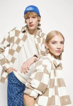 YOURTURN Unisex - Button-Down Blouse - Beige -Yourturn Sales Store e8298cc70cf9453ea6c2206da9d11c42