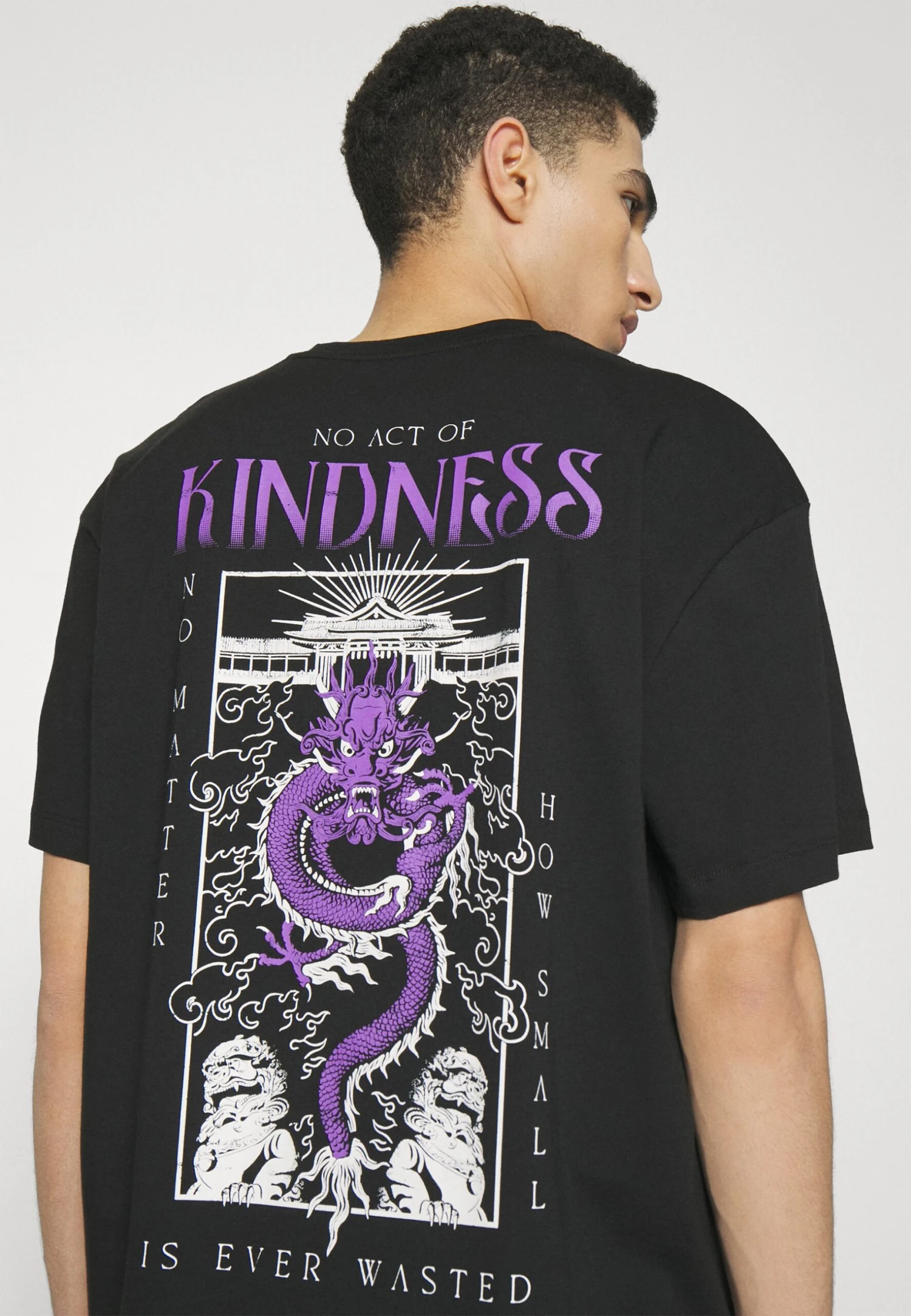 YOURTURN Dragon Graphic TeeUnisex - Print T-Shirt - Black 6 YOURTURN Dragon Graphic TeeUnisex - Print T-Shirt - Black - Image 4