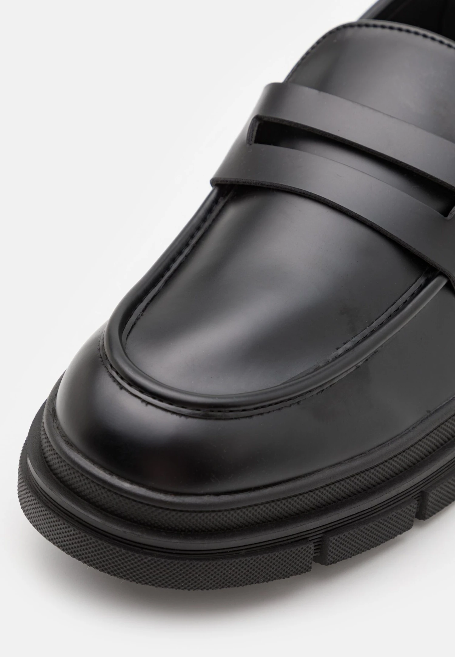 YOURTURN Slip-Ons - Black 8 YOURTURN Slip-Ons - Black - Image 6