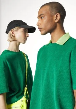 YOURTURN Unisex - Basic T-Shirt - Green -Yourturn Sales Store fe42032137b84feba7e6e68d933211ed