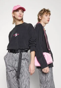 YOURTURN Sweatshirt - Black -Yourturn Sales Store fea1107426cc41f68a0017430f30ab87